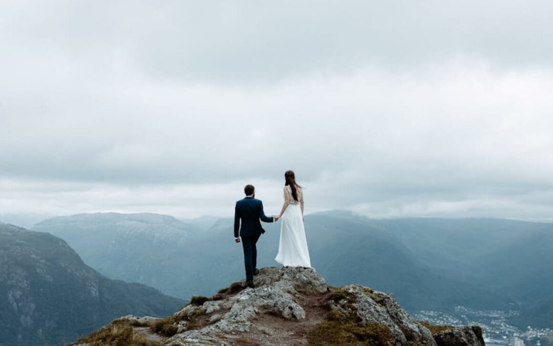 La Robe de Mariée pour une Aventure en Norvège