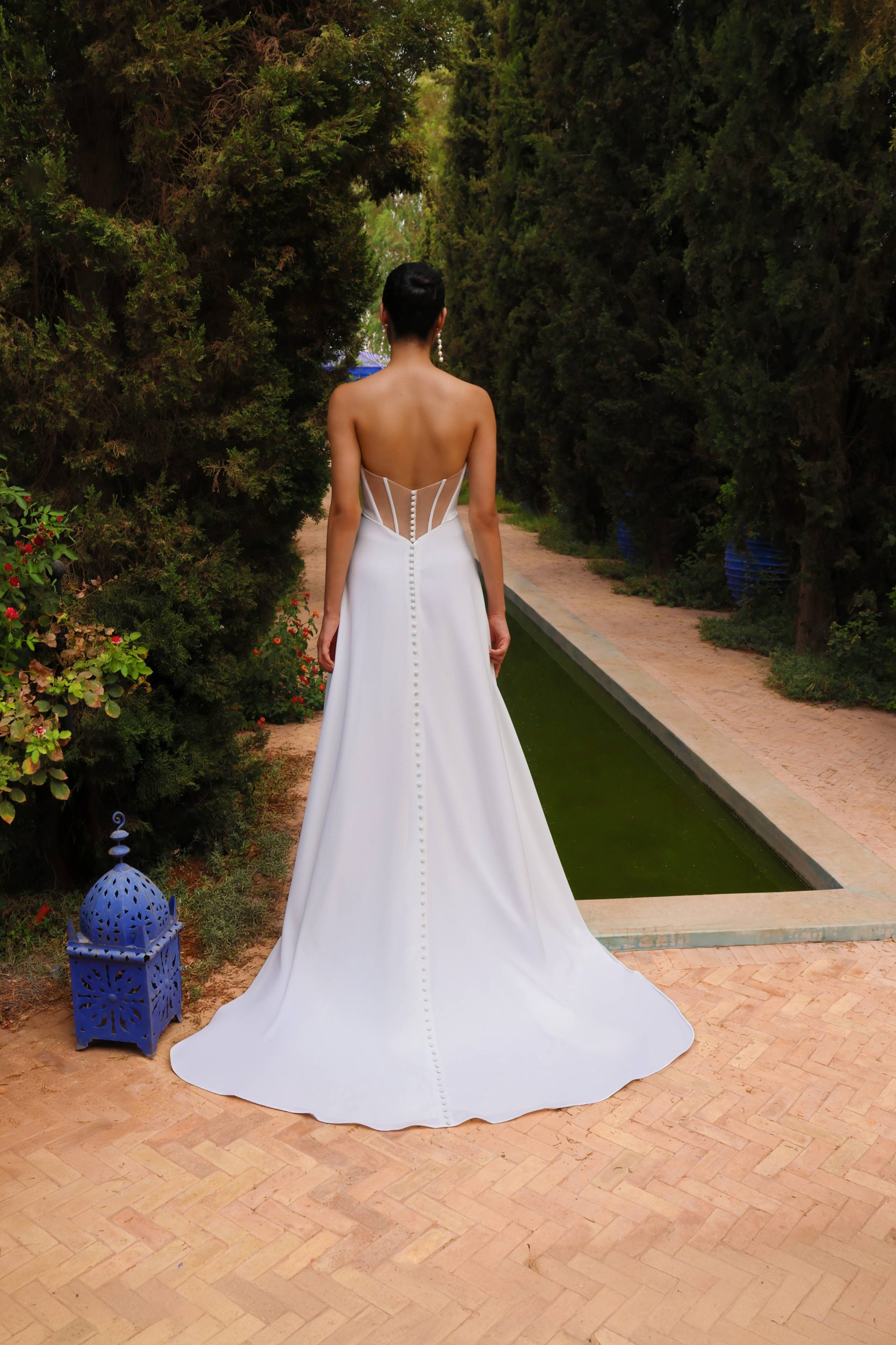 Robe de mariée élégante et simple.