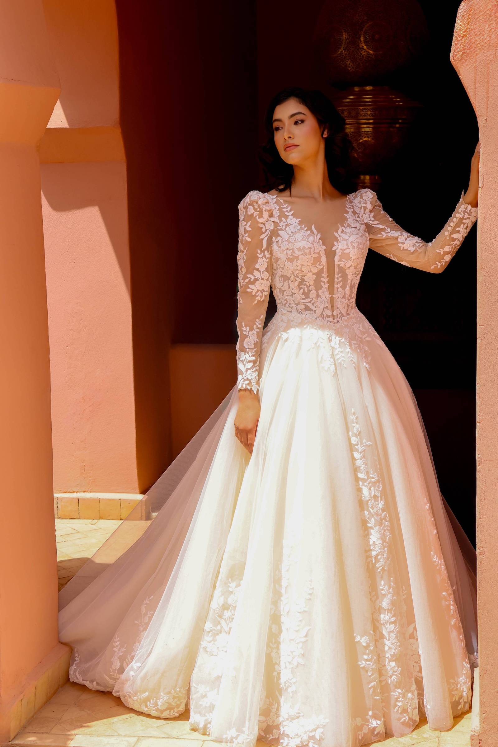 Robe de mariée Amara, dos nu en V, dentelle fine, Toulouse