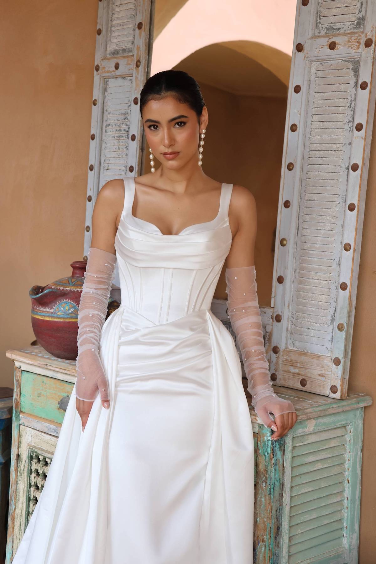 Robe de mariée sirène Sérèna, silhouette minimaliste en mikado, Collection 2026 sur-mesure à Toulouse.