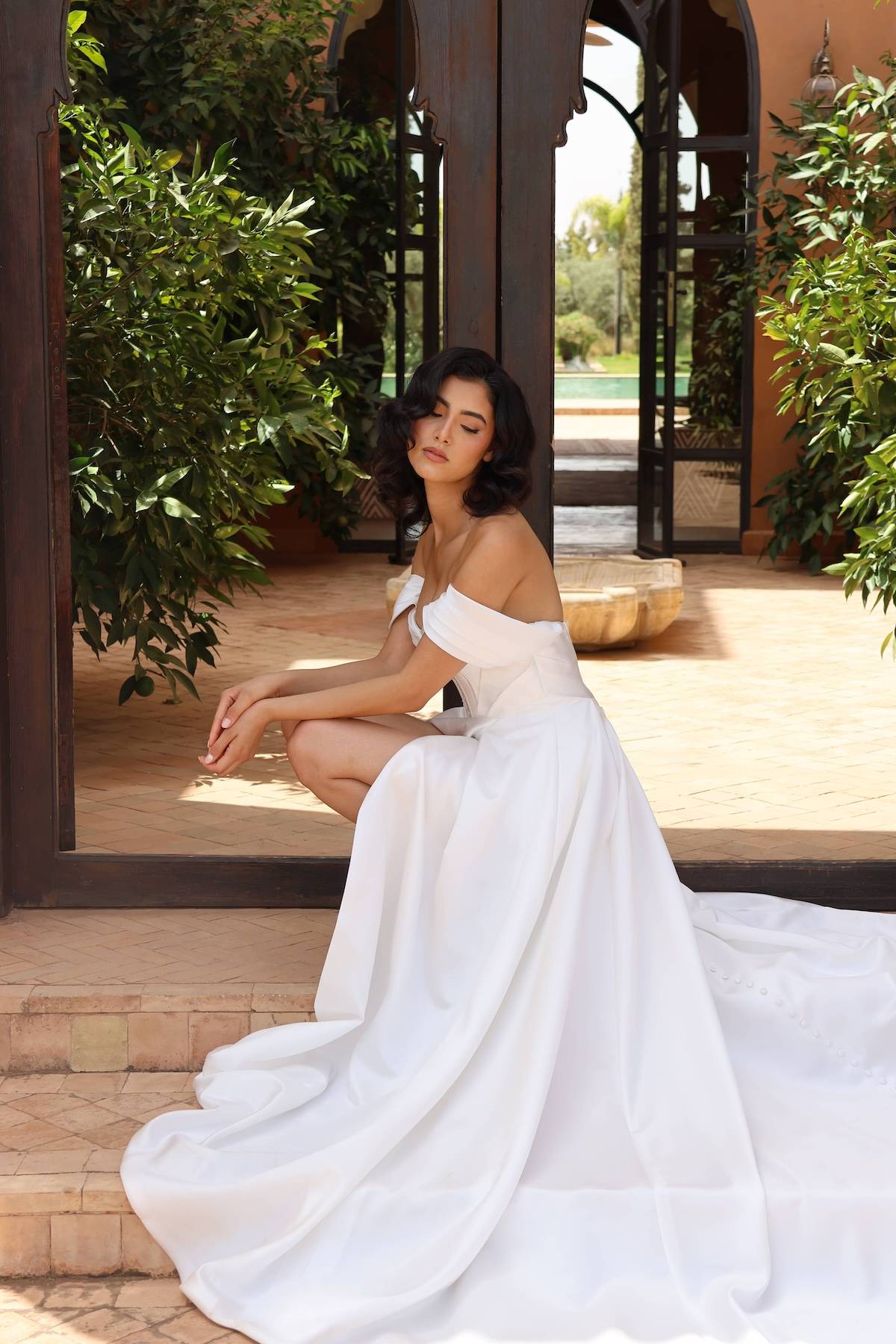 Robe de mariée Velia, NOUVELLE COLLECTION 2026, coupe A-line élégante et épurée, manches modulables, sur-mesure à Toulouse.