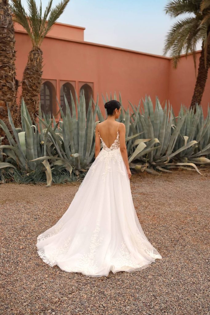Détails de la dentelle 3D de la robe de mariée couture, sur-mesure à Toulouse.
