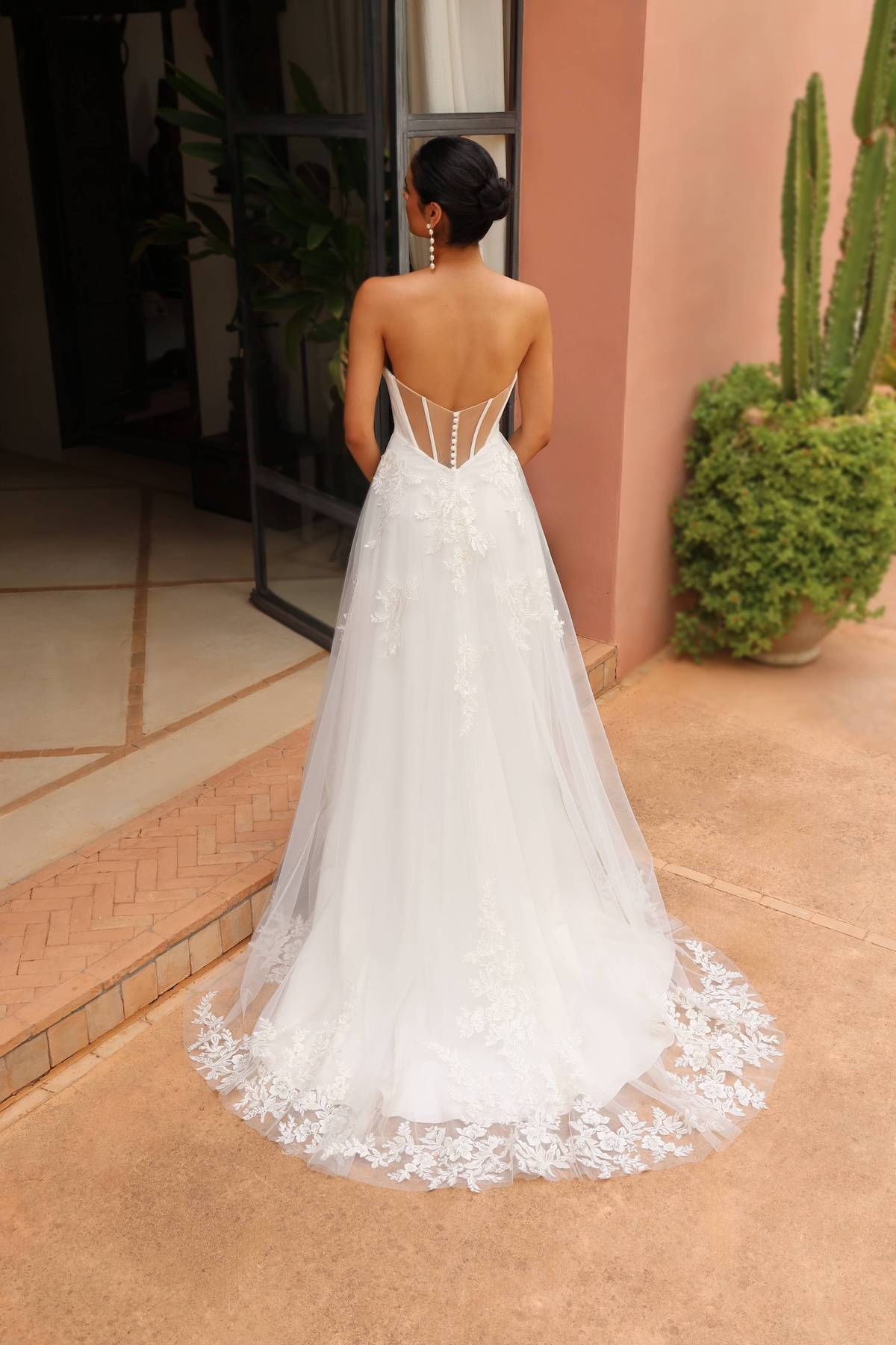 Robe de mariée bustier et épurée